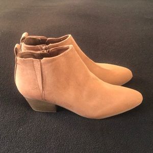 Old navy Booties (Toffee color) faux suede. Brand new Size 7